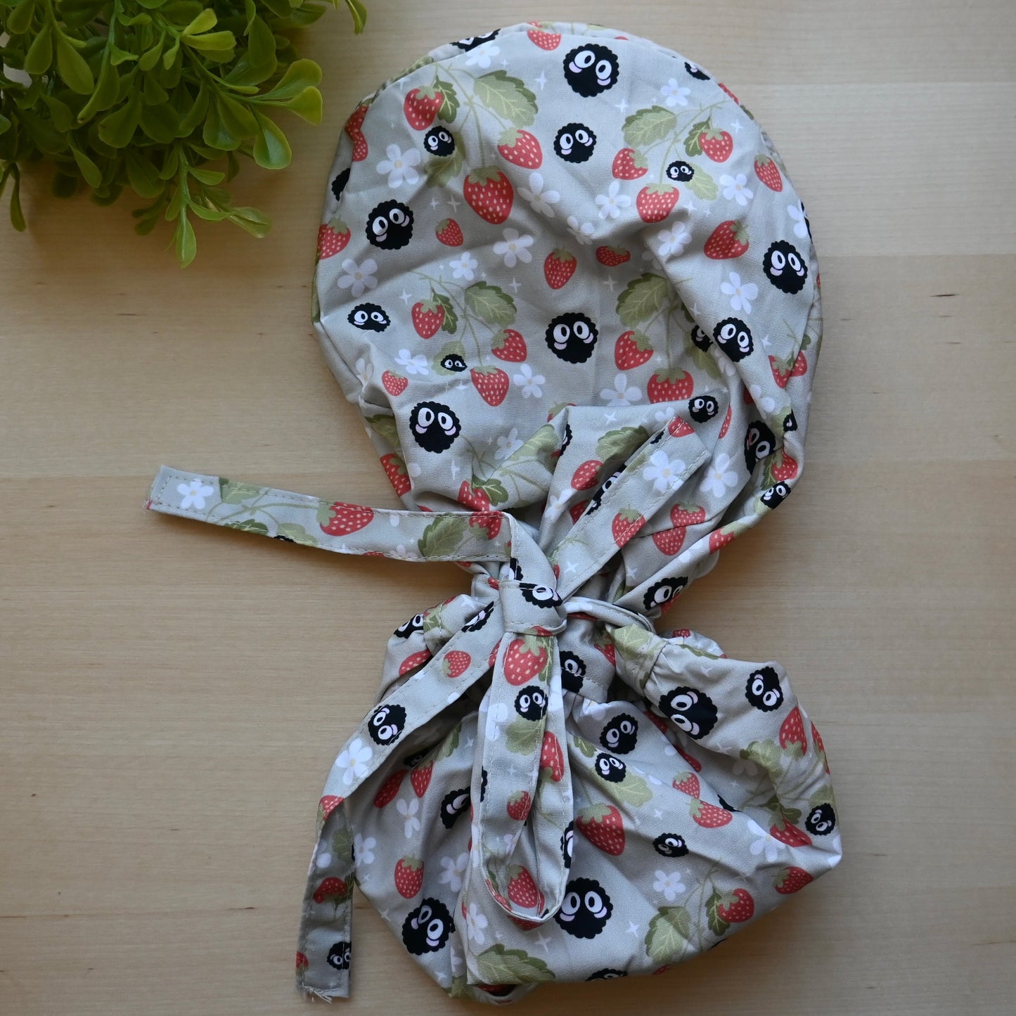 SOOT SPRITES STRAWBERRIES THEMED SATIN LINED PONYTAIL SCRUB CAP