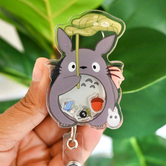 MY NEIGHBOR TOTORO - GREEN LEAF WITH ITEMS ACRYLIC SHAKER BADGE REEL